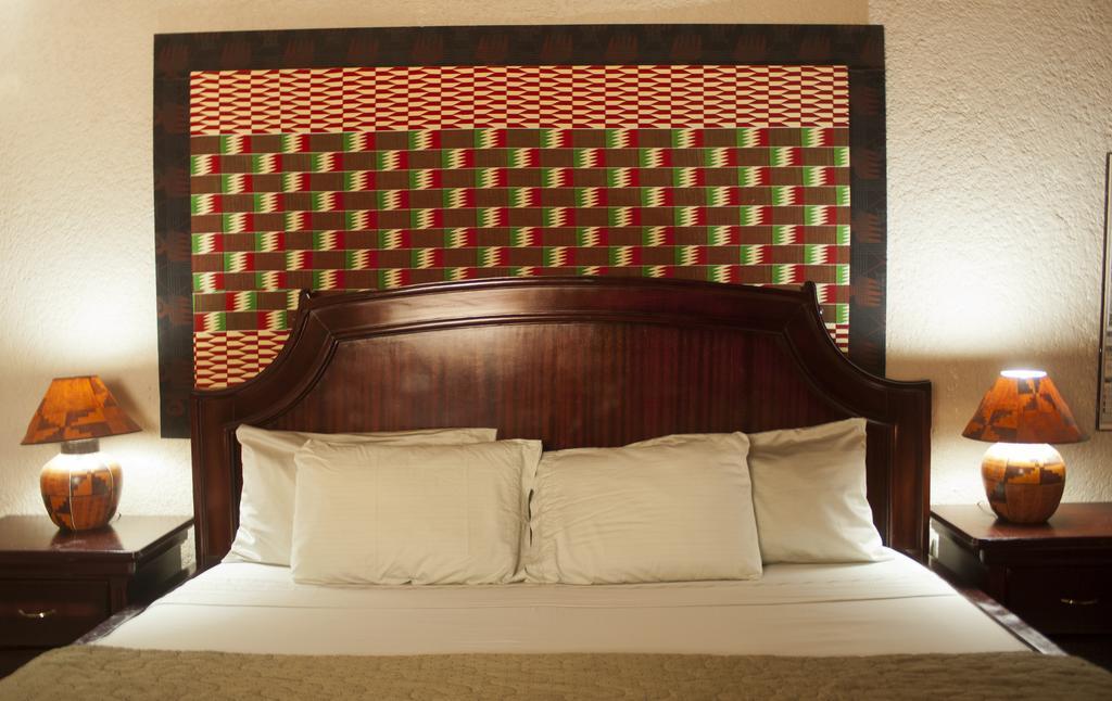 Four Villages Inn كوماسي الغرفة الصورة
