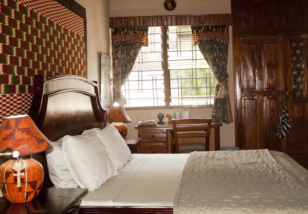 Four Villages Inn كوماسي الغرفة الصورة