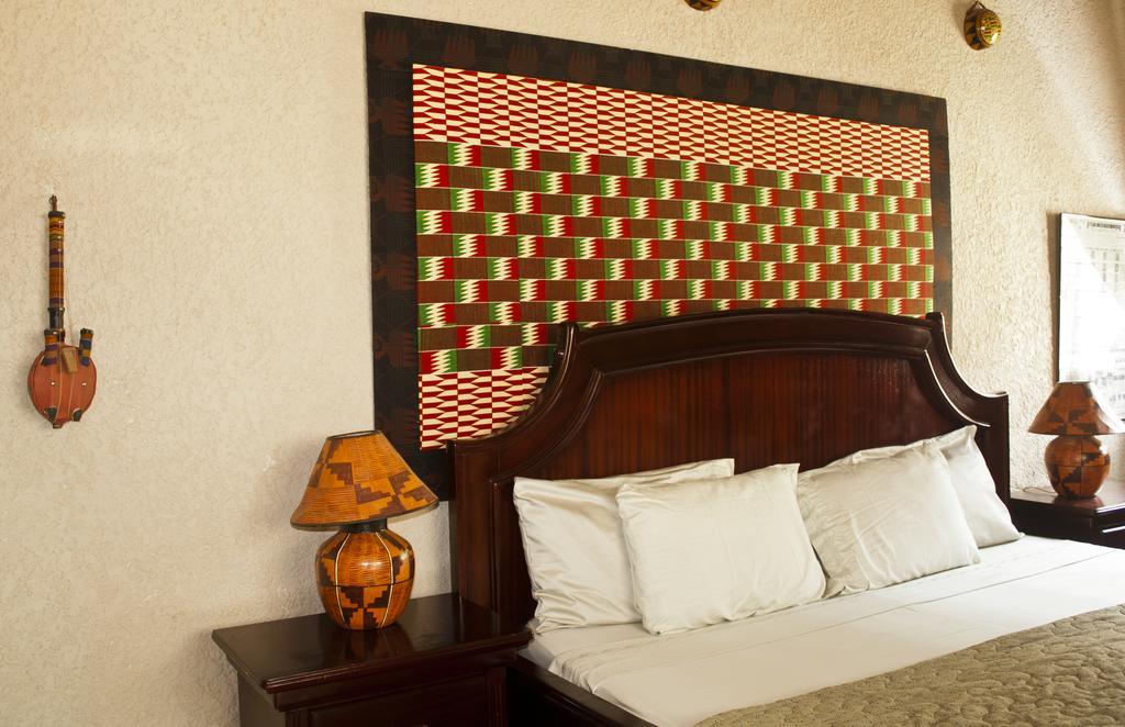 Four Villages Inn كوماسي المظهر الخارجي الصورة